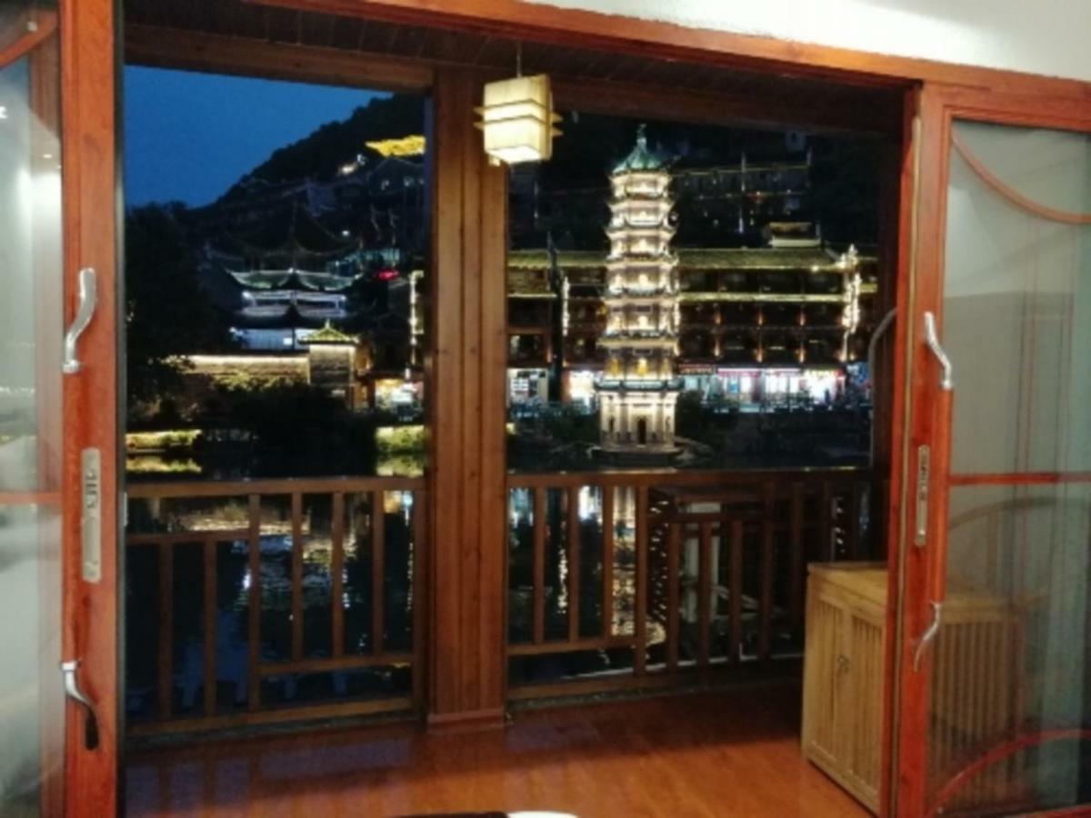 沱江缘民宿 鳳凰県 エクステリア 写真