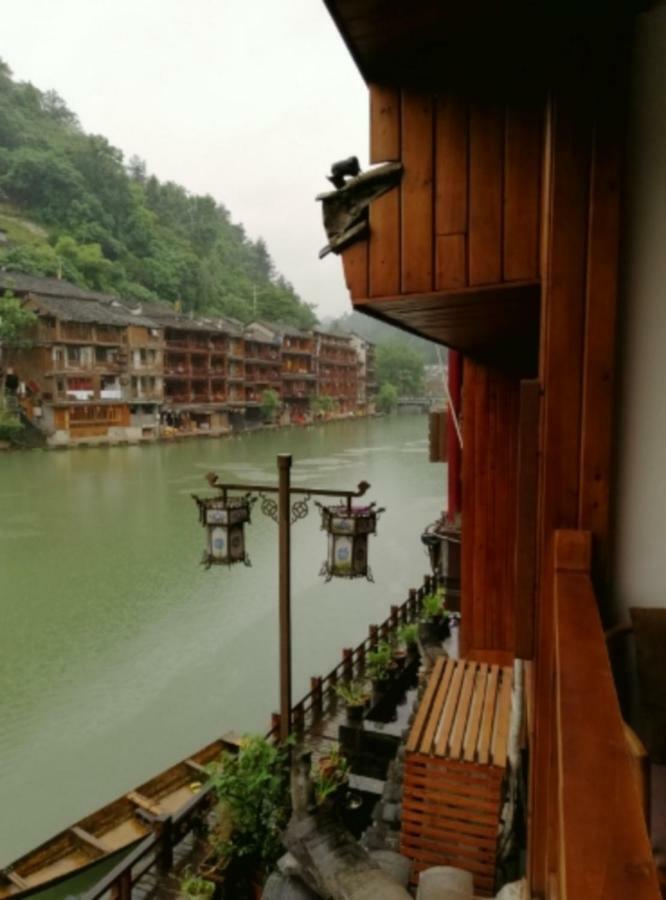 沱江缘民宿 鳳凰県 エクステリア 写真